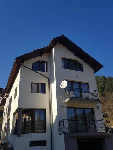 Фотографии Гостевой дом Villa Delle Camelie г. Vadu Moţilor (Румыния) №1 Фото Гостевой дом Villa Delle Camelie г. Vadu Moţilor 1